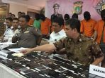 sebanyak-12-orang-diringkus-oleh_20180131_194143.jpg