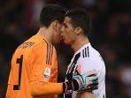 sebelum-wojciech-szczesny-melakukan-penyelamatan.jpg
