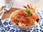 seblak-rumahan-dengan-berbagai-topping.jpg