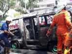 sebuah-angkot-terbakar-di-jalan-kramat-jaya_20180810_181110.jpg