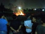 sebuah-bangunan-dibakar_20170603_081144.jpg