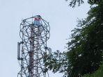sebuah-bendera-bintang-kejora-berkibar-di-sebuah-tower-bts.jpg