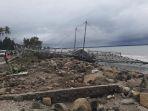sebuah-keramba-terdampar-di-bibir-pantai-dekat-kampung-wisata-paniis.jpg