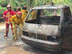 sebuah-mobil-penjual-tahu-bulat-di-jalan-raya-jasinga-cipanas.jpg