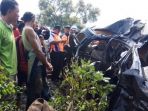 sebuah-mobil-tertabrak-kereta-ka-kamandaka_20180628_145228.jpg