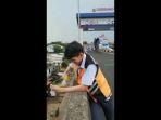sebuah-video-petugas-gerbang-tol-pisangan-kecamatan-jatinegara-jakarta-timur.jpg
