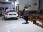 sedan-Honda-Civic-dengan-nomor-pev.jpg