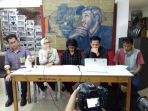 sejumlah-aktivis-berada-di-kantor-kontras-kwitang-jakarta-pusat_20180426_214238.jpg