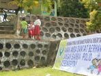sejumlah-anak-anak-sedang-bermain-di-posyandu-sari-gading-desa-bumi-rahayu_20180805_155212.jpg