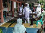 sejumlah-guru-smpn-3-jekulo-menjalani-tes-swab-selasa-1122020.jpg