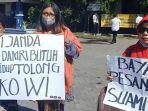 sejumlah-istri-pensiunan-pegawai-damri-surabaya-jawa-timur.jpg