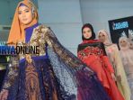 sejumlah-model-memeragakan-busana-hijab-karya-desainer_20180303_051132.jpg