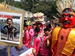 sejumlah-ormas-lakukan-aksi-lawan-ahok_20150828_165013.jpg