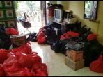 sejumlah-paket-sembako-di-rum_20170417_142739.jpg