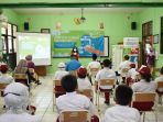 sejumlah-pelajar-cuci-tangan-peringati-hari-cuci-tangan-sedunia_20211018_142237.jpg