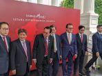 sejumlah-taipan-indonesia-berfoto-setelah-menyaksikan-kedatangan-paus-fransiskus.jpg