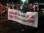sejumlah-warga-mem_20160721_220929.jpg