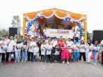 sekda-mie-go-hadiri-jalan-sehat-bersama-siswa-siswi-slb-negeri-pangkalpinang.jpg