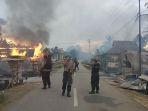 sekelompok-pemuda-bakar-rumah-warga.jpg