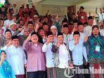 sekitar-200-kiai-yang-tergabung-dalam-forum-kiai-bersatu-jawa-timur-mendeklarasikan-dukungan.jpg