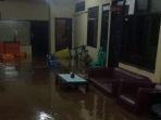 sekolah-dan-polsek-tergenang-air.jpg