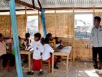 sekolah-terapung-anak-anak-suku-bajo_20160607_062424.jpg
