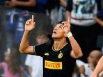 selebrasi-alexis-sanchez-usai-cetak-gol-perdana-di-inter-milan.jpg