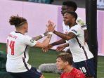 selebrasi-bukayo-saka-setelah-berhasil-membuat-inggris-menyamakan-kedudukan.jpg