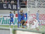 selebrasi-ciro-alves-pada-laga-persis-solo-vs-persib-bandung-di-liga-1.jpg