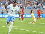 selebrasi-darwin-nunez-uruguay-saat-cetak-gol-ke-gawang-bolivia-di-copa-america-2024.jpg