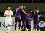 selebrasi-doinatan-machado-setelah-cetak-gol_20211101_144710.jpg