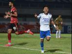 selebrasi-gelandang-persib-bandung-beckham-putra-saat-membela-timnya.jpg