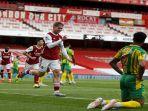 selebrasi-gol-emile-smith-rowe-ke-gawang-west-brom.jpg