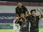 selebrasi-gol-kushedya-hariyudo-ke-gawang-pss-sleman-di-stadion-kapten-i-wayan-dipta.jpg