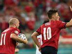 selebrasi-gol-patrik-schick-usai-bobol-gawang-denmark.jpg