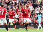 selebrasi-ibrahimovic_20160910_193221.jpg