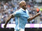 selebrasi-kapten-manchester-city-vincent-kompany_20150817_030615.jpg