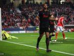 selebrasi-ketika-sebastian-haller-mencetak-gol-ke-gawang-benfica.jpg
