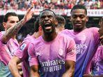 selebrasi-para-pemain-ac-milan-saat-merayakan-gol-ke-gawang-lecce-di-liga-italia-20232024.jpg