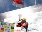 selebrasi-pebalap-rheza-danica-ahrens-saat-dinobatkan-menjadi-juara-asia-road-racing-championship.jpg