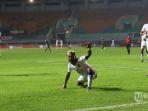 selebrasi-pemain-arema-fc-kh-yudo-usai-mencetak-gol.jpg