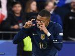 selebrasi-pemain-depan-prancis-kylian-mbappe.jpg