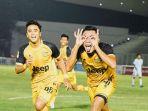 selebrasi-pemain-dewa-united-slamet-budiyono-setelah-mencetak-gol.jpg