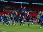 selebrasi-pemain-italia-merayakan-kemenangan-mereka-setelah-perpanjangan-waktu.jpg