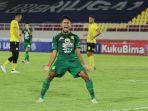 selebrasi-pemain-persebaya-surabaya-marselino-ferdinand-setelah-mencetak-gol-pertama-timnya.jpg