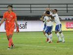 selebrasi-pemain-persib-bandung-di-laga-melawan-borneo.jpg
