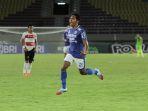 selebrasi-pemain-persib-bandung-frets-butuan-setelah-mencetak-gol.jpg