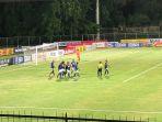 selebrasi-pemain-persib-bandung-menyambut-gol-dari-kakang-rudiyanto.jpg