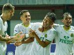 selebrasi-pemain-persikabo-saat-merayakan-kemenangan-perdana-di-liga-1-20232024.jpg