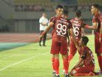 selebrasi-pemain-persis-solo-eky-taufik-setelah-gol-kedua-ke-gawang-psg-pati.jpg